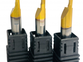 Carbide grooving tool axial